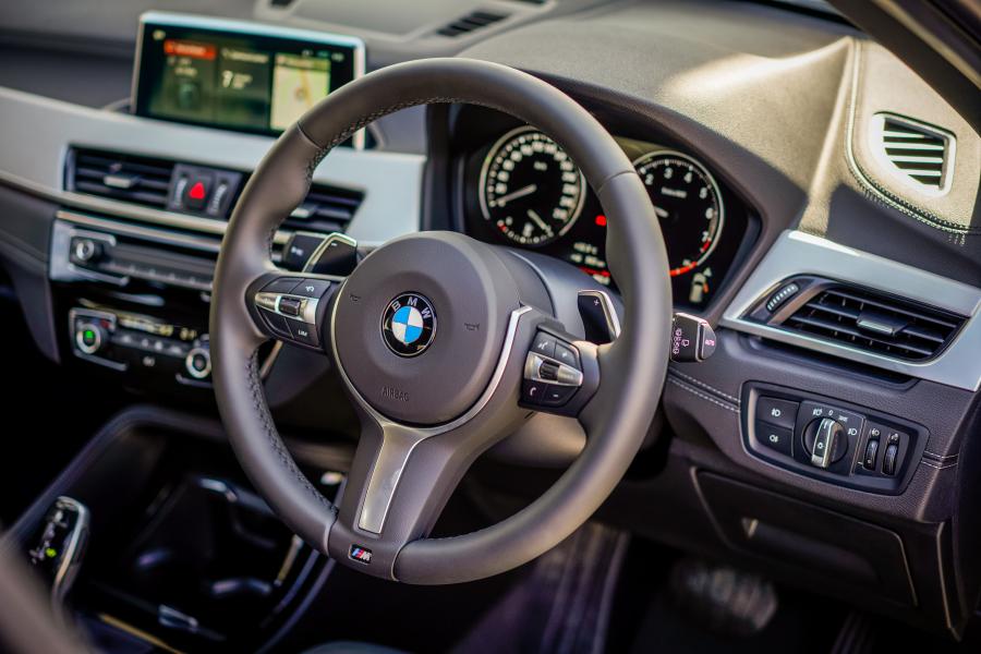 Панель приборов BMW X1 sDrive20i M Sport 2019 года  (MY) (фото 18 из 23)